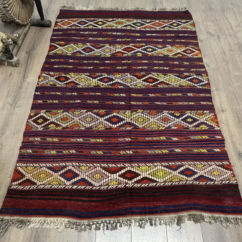 Purple Persian Rug, 4,6x7,1 ft Elegant Decor