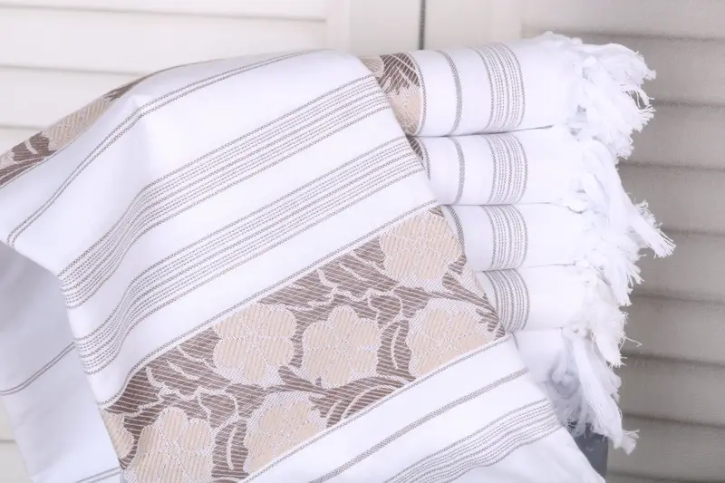 Daisy Design Towel Custom Gift, Brown Cotton Towel, 40x71 Inches