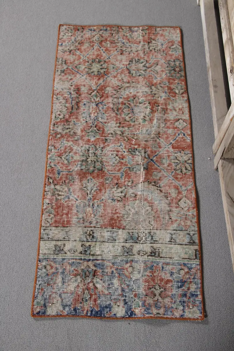 1,6x3,8 ft Southwestern Rug, Red & Green Accents