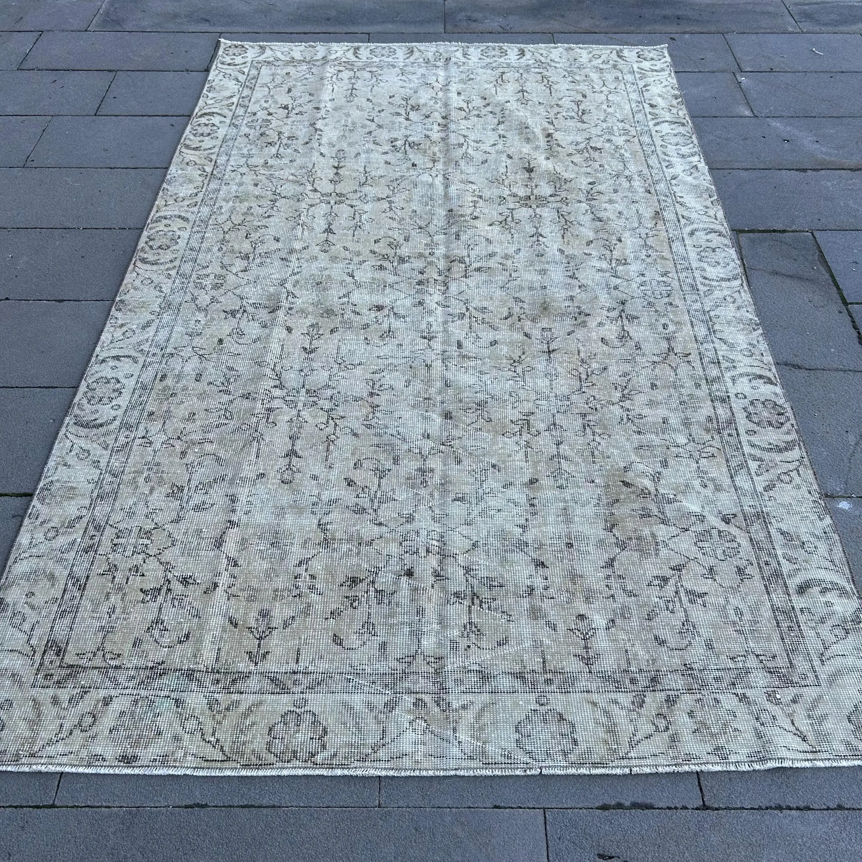Vintage Türk Halısı, Büyük 5.2x8.4 ft (158x256 cm) Halı, Gri Hayvan Baskı Yün Halı - 1
