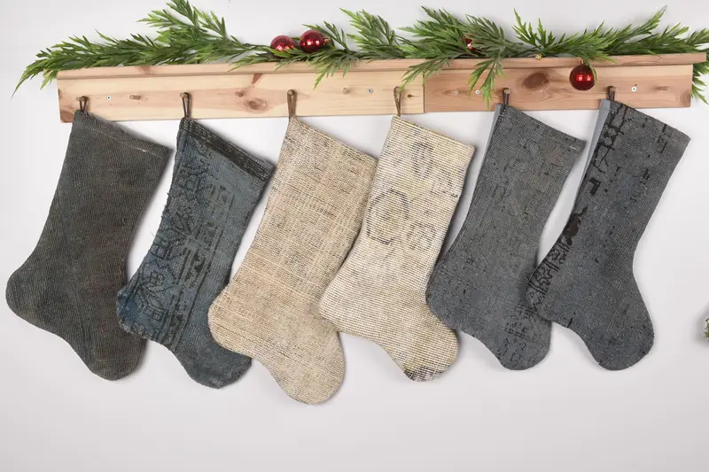 Bej ve Kahverengi Noel Süsleri Çorabı, 17 İnç Geniş Tatil Çorabı