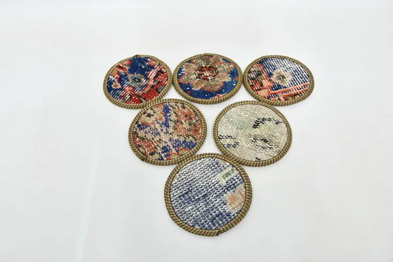 Posavasos redondos bohemios azules y rojos, posavasos bohemios con estilo