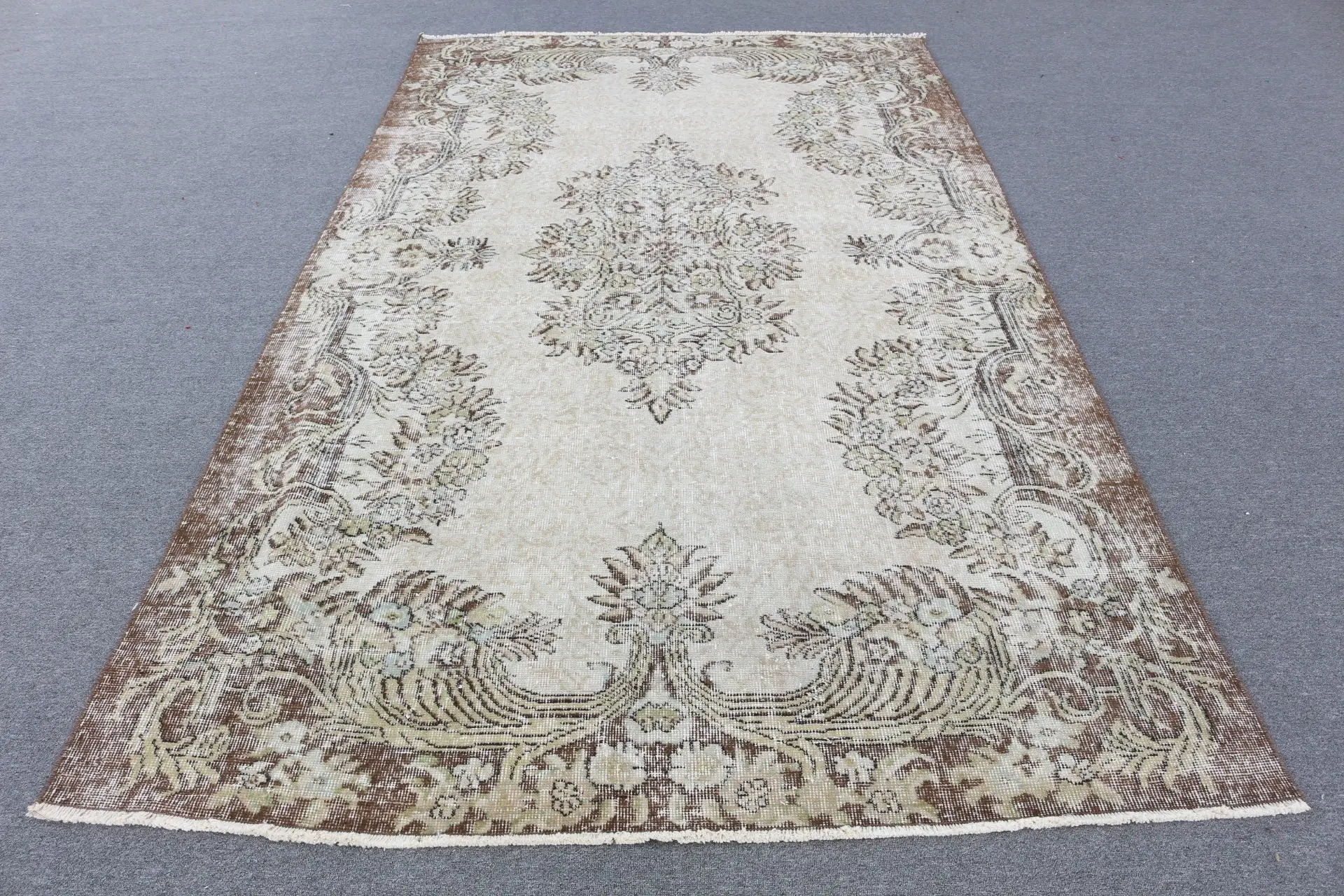 Vintage 5,6x9,4 ft Teppich, türkischer großer Teppich, brauner Orientteppich - 1