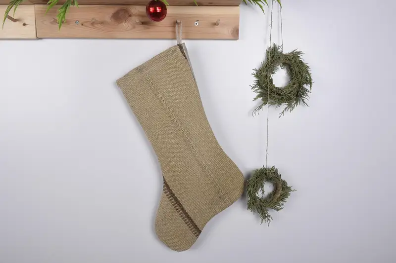 Şenlikli Noel Süsleri Deseni, 19 İnç Geniş Noel Çorabı