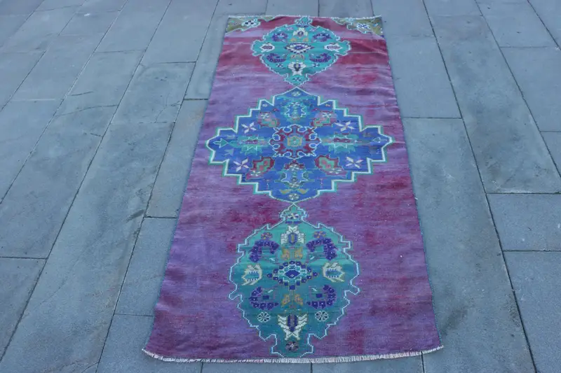 ブルーとグリーンの花柄ラグ、2.7x6フィートのシックな装飾