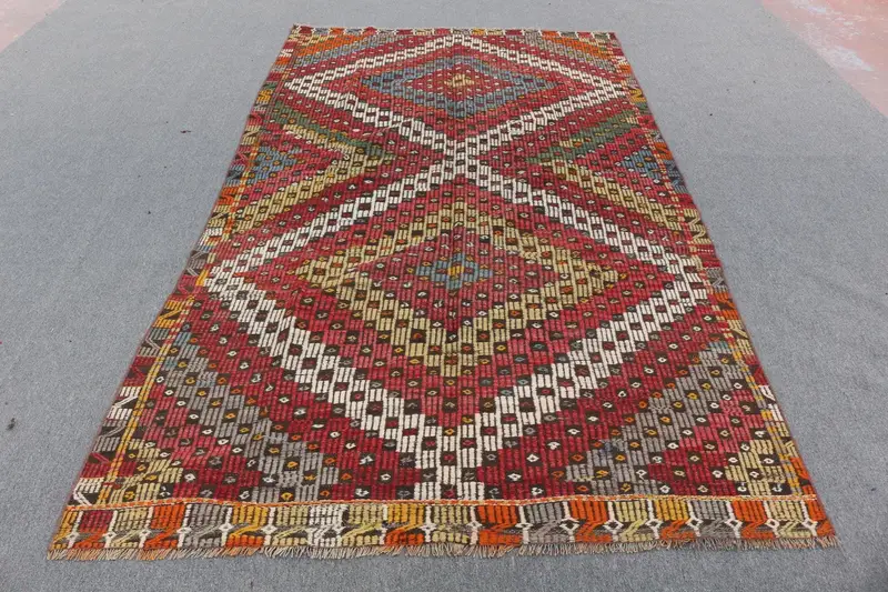 レッド オリエンタル ラグ、5.3x9.3フィートのエレガントな室内装飾