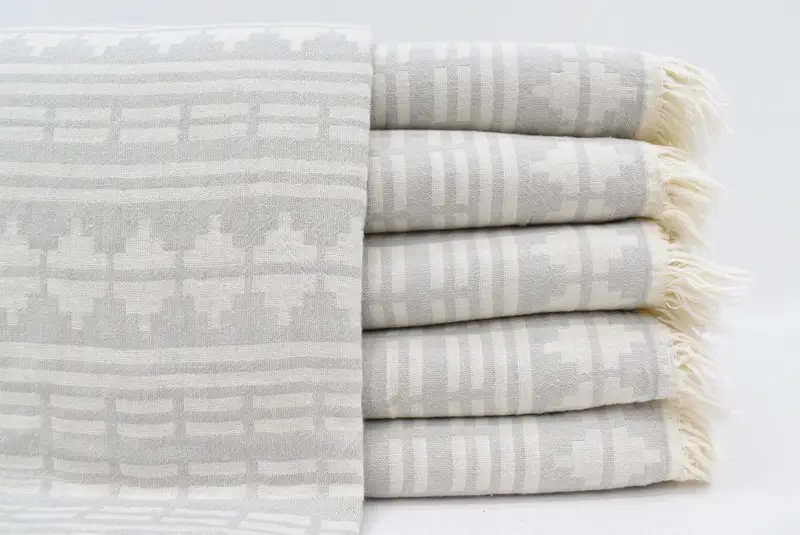 Absorbent Turkish towel, Turkish Towel USA, Embroidery Towel, Bachelorette Party Favors Beach, 70x40 Cotton Kilim Design Towel, Gifts For Him - 1