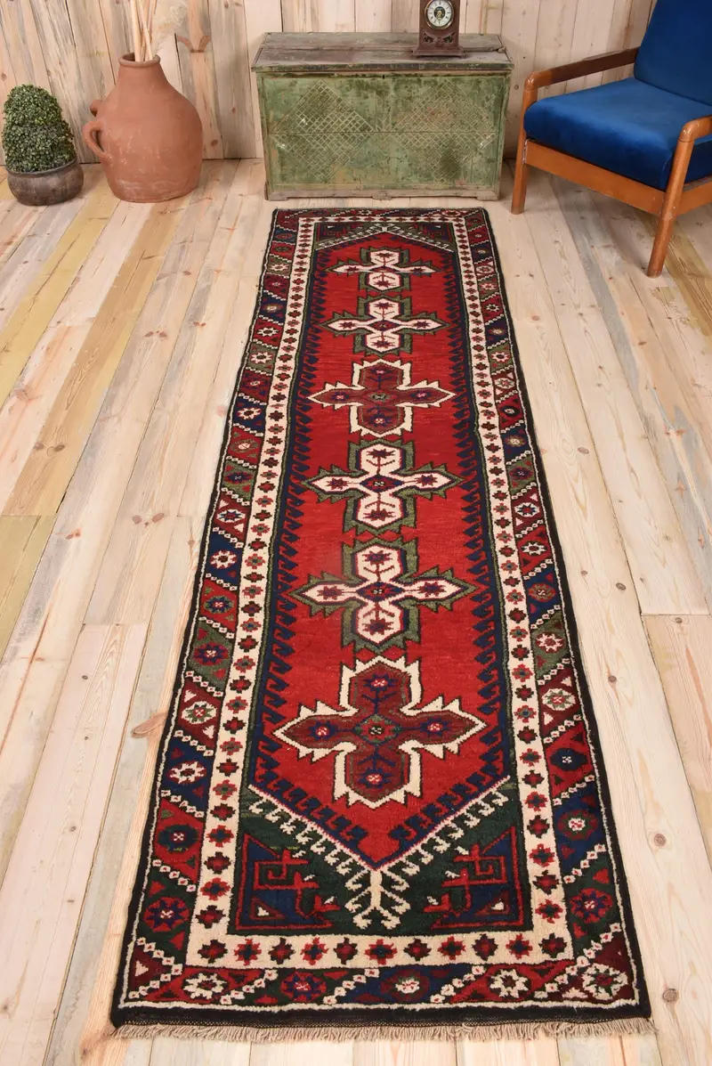 Kırmızı İran Halısı, Mavi Desenli 2,6x9,1 ft