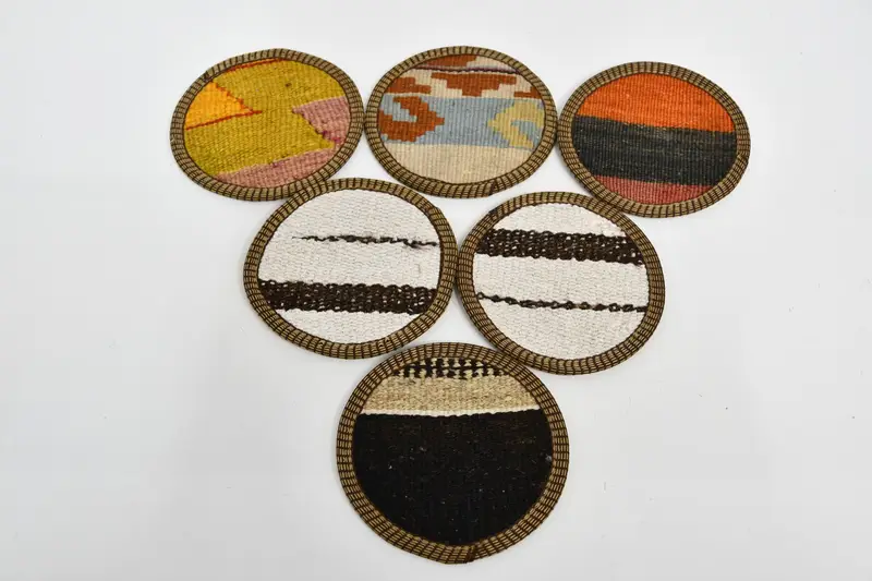 エレガントな白と黄色のコースター、プレミアムラウンドコースター