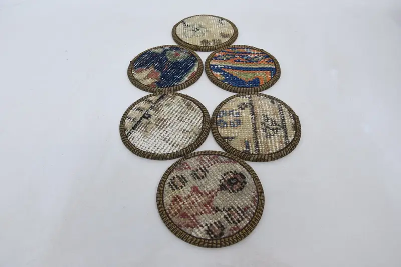 Böhmischer runder Untersetzer in Blau und Beige, stilvoller böhmischer Untersetzer