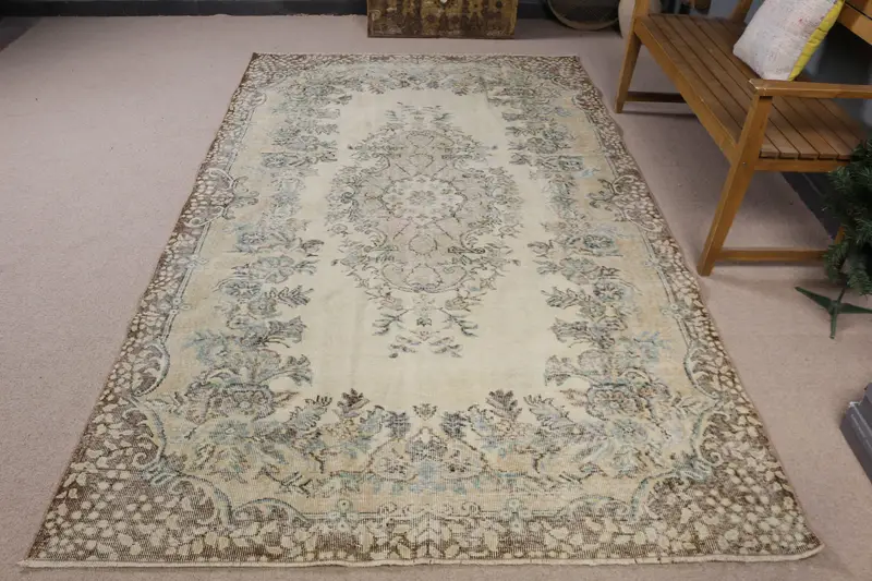 Vintage Oushak Büyük Halı 5.6x9.3 ft (170x283 cm), Türk Kahvesi Çiçekli Halı - 1