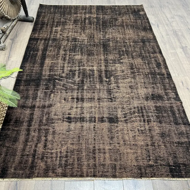 Kahverengi ve Siyah Halı, 4,9x7,8 ft Bitki ve Ağaç Desenli