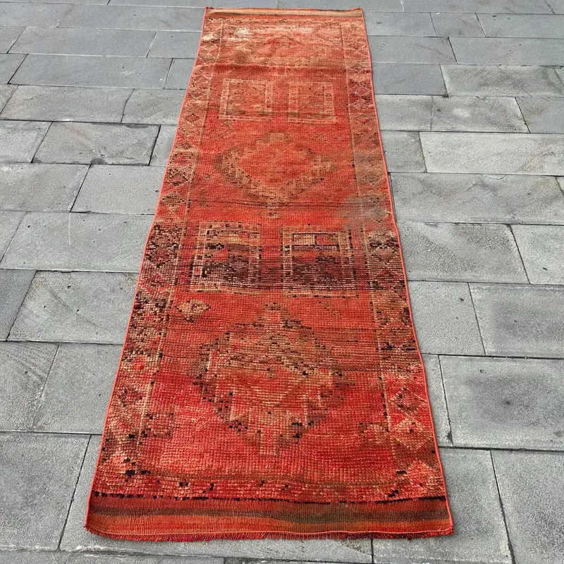Vintage Herki Läuferteppich 3x9,7 ft (90x296 cm), türkischer roter Tarnteppich - 1
