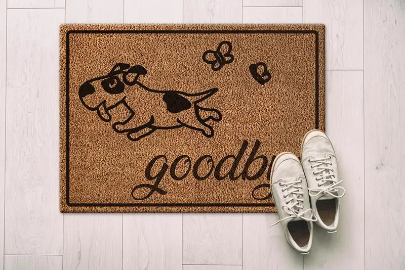 エレガントなプリントラグ：現代の住宅向けのスイートグッバイドアマットデザイン