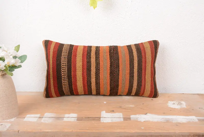 Orange & braun gestreiftes Leinenkissen, Vintage besticktes Kissen