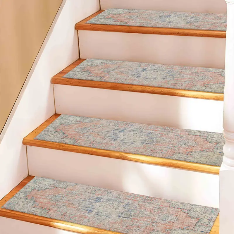 Alfombra de escalera Oushak estampada en tonos suaves naranja y beige