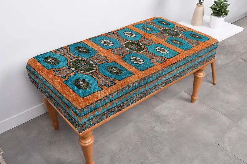 Yün Yastıklı Masif Ahşap Bank, Çok Yönlü Giriş Bankı