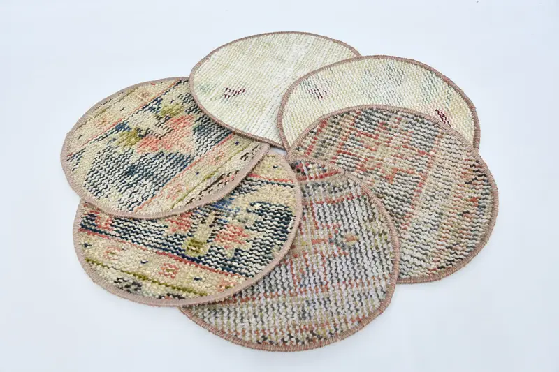 ボヘミアンブルーとホワイトサークルプレースマット、コットンとウールの装飾