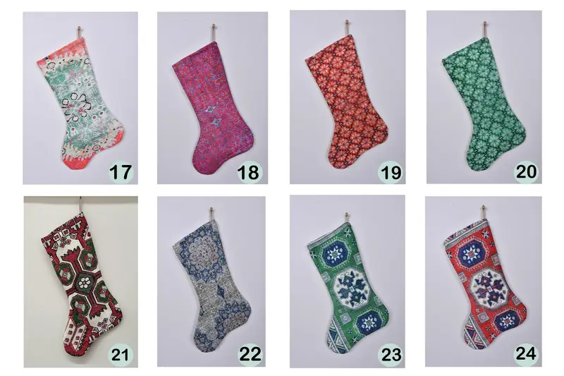 Patrón de adornos navideños, calcetín navideño colorido de 7 pulgadas de ancho