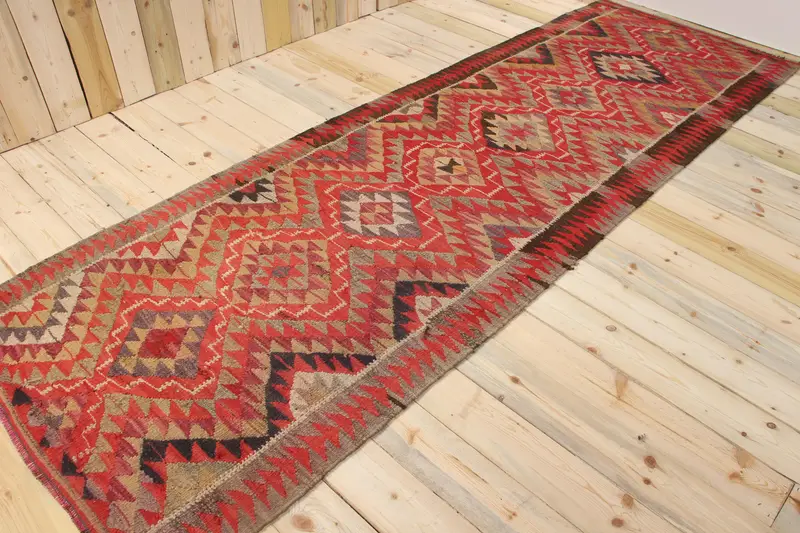 Alfombra turca vintage de pasillo 3,6x11,2 pies (110x342 cm), alfombra Oushak floral roja - 1