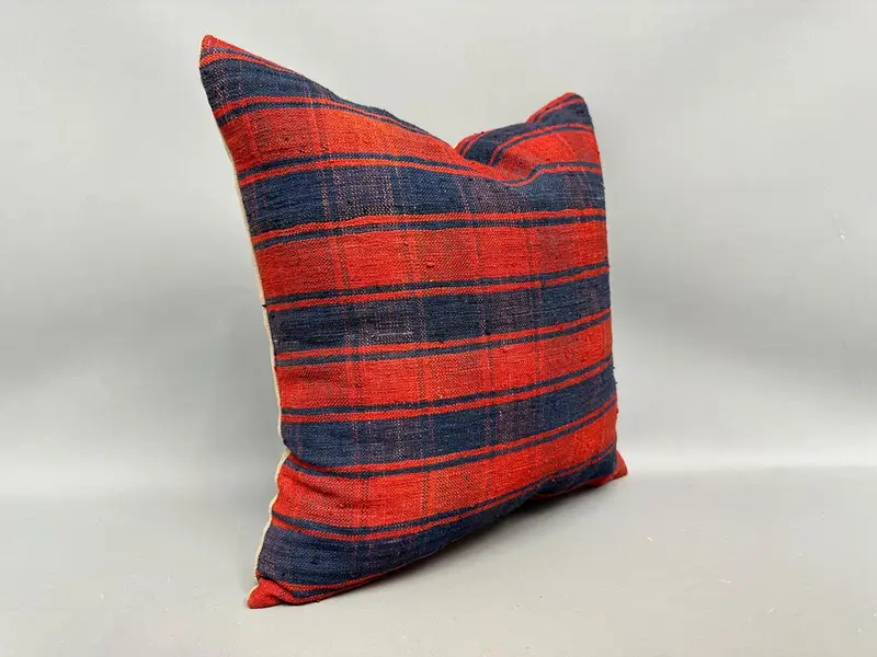 Hippie Throw Pillow Cover, Gift Pillow, Pillow for Couch, Art Deco Cushion, Nomadic Cushion, Pillow, Vintage Kilim Throw Pillow, 18x18 Red Cushion - 2