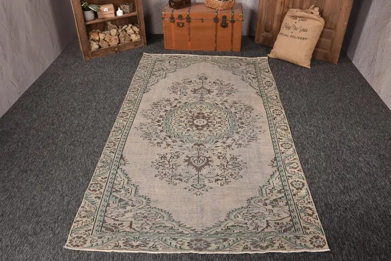 5.2x9.8 ft Büyük Vintage Türk Halısı, Gri Çiçekli Yün Halı - 1