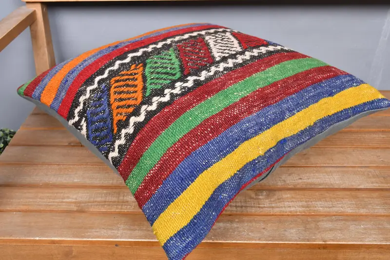 Vintage Pillow, Vintage Kilim Pillow, Retro Cushion Cover, Anatolian Pillow Cover, Turkish Kilim Pillow, Cushion Case, 20x20 Red Pillow Cover - 2