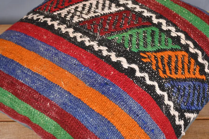 Vintage Pillow, Vintage Kilim Pillow, Retro Cushion Cover, Anatolian Pillow Cover, Turkish Kilim Pillow, Cushion Case, 20x20 Red Pillow Cover - 4