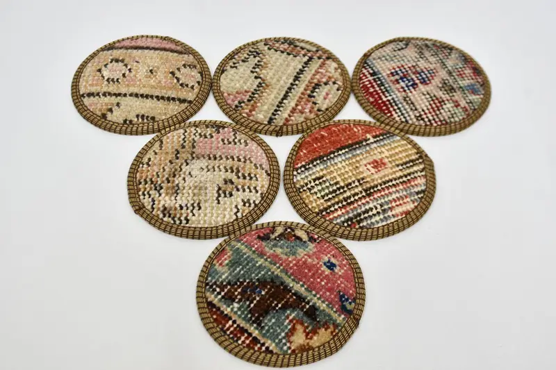 Zarif Bej ve Yeşil Bardak Altlıkları, Premium Dairesel Pad Bardak Altlıkları