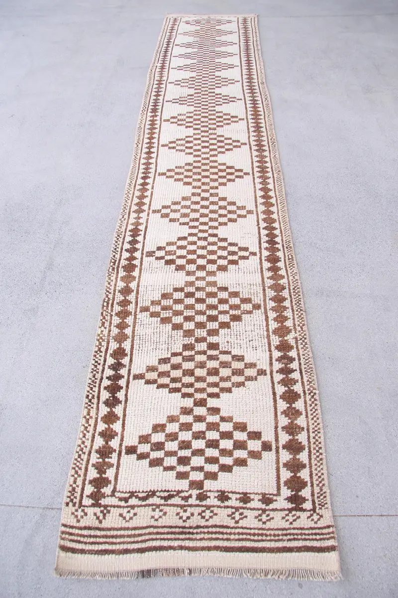 Elegant Beige Rug, 2.5x13.2 ft Geometric Floral Design