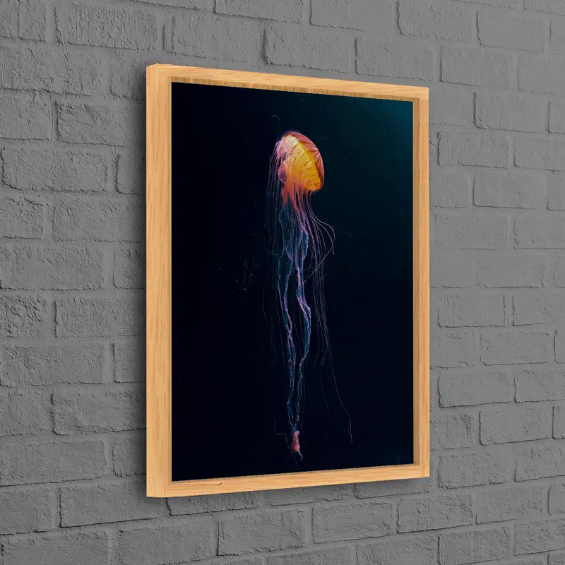 鮮やかなオレンジ色のクラゲの水中シーンをプリントしたキャンバスアート