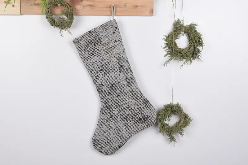 Şenlikli Noel Süsleri Deseni, 19 İnç Geniş Noel Çorabı