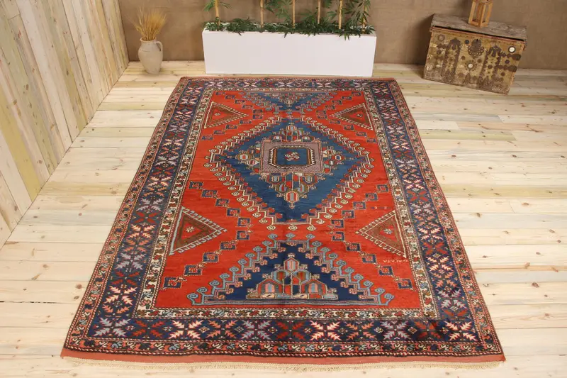 Handmade Red & Blue Animal Print Rug, 0.6x9.7 ft
