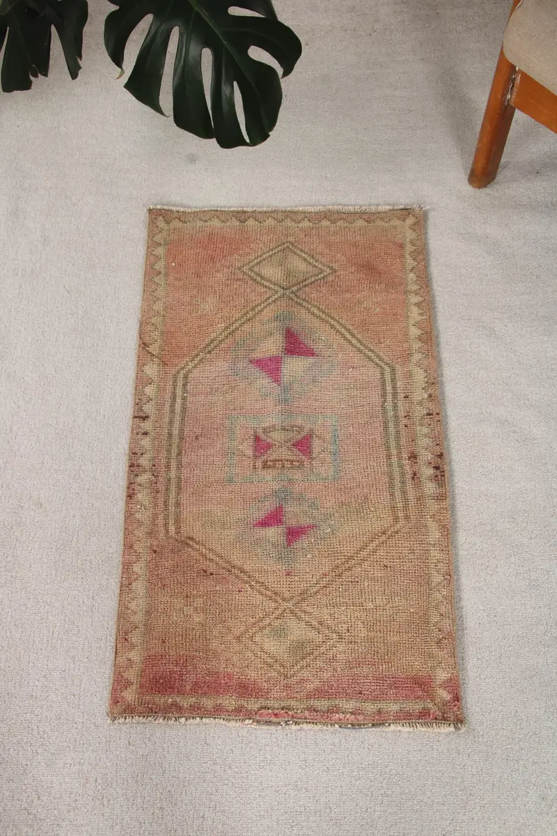 Vintage Türk Halısı, 1.5x2.9 ft Küçük Halı, Kahverengi Pembe Geometrik Yün Halı - 1