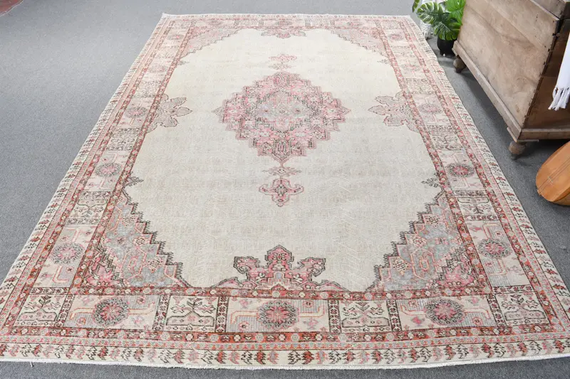 ハンドメイド 0.6x0.8 フィート ラグ、レッド アクセント付きベージュ オリエンタル