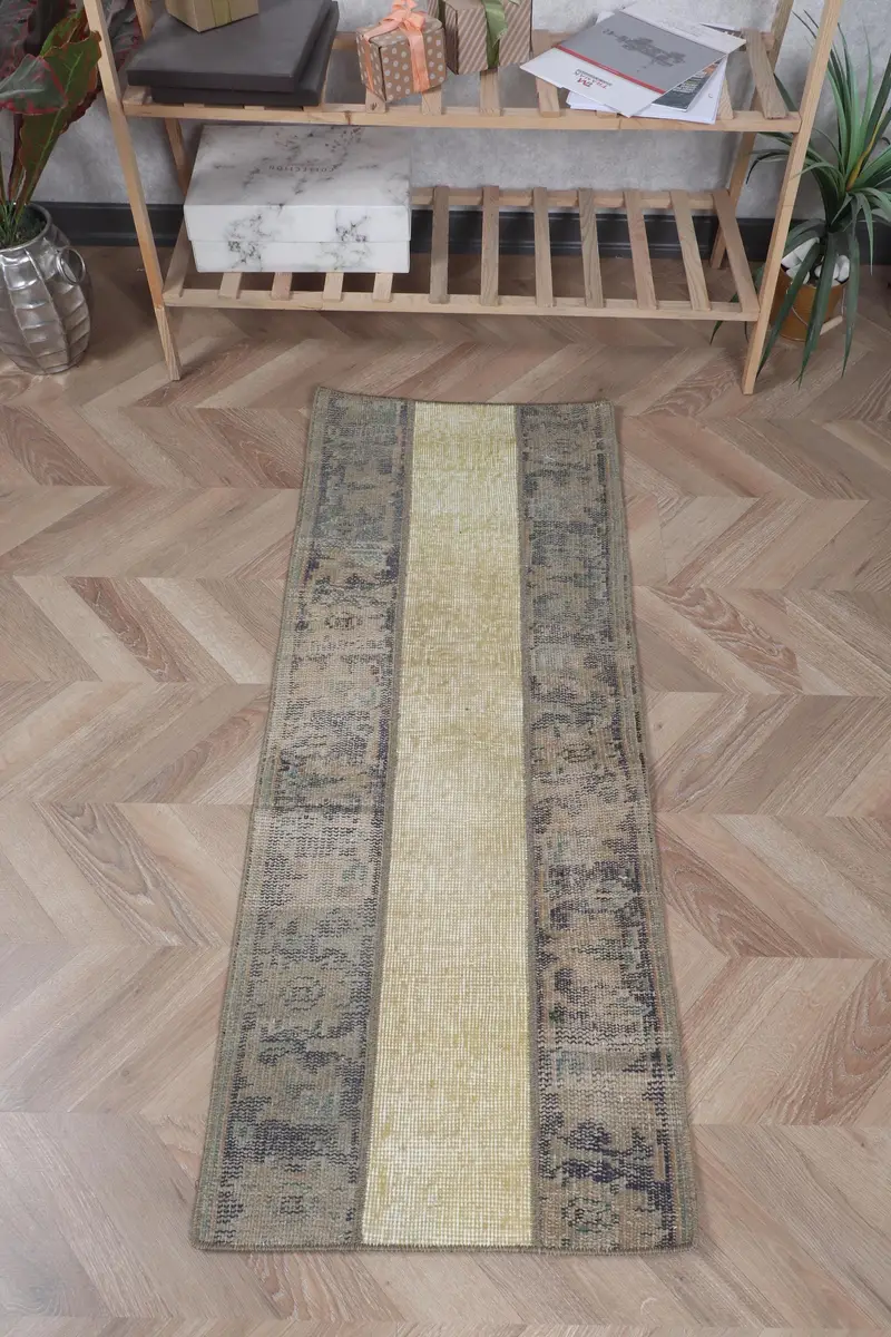 Blauer und gelber Teppich, 1,7 x 4,2 Fuß großes Pflanzen- und Baummuster