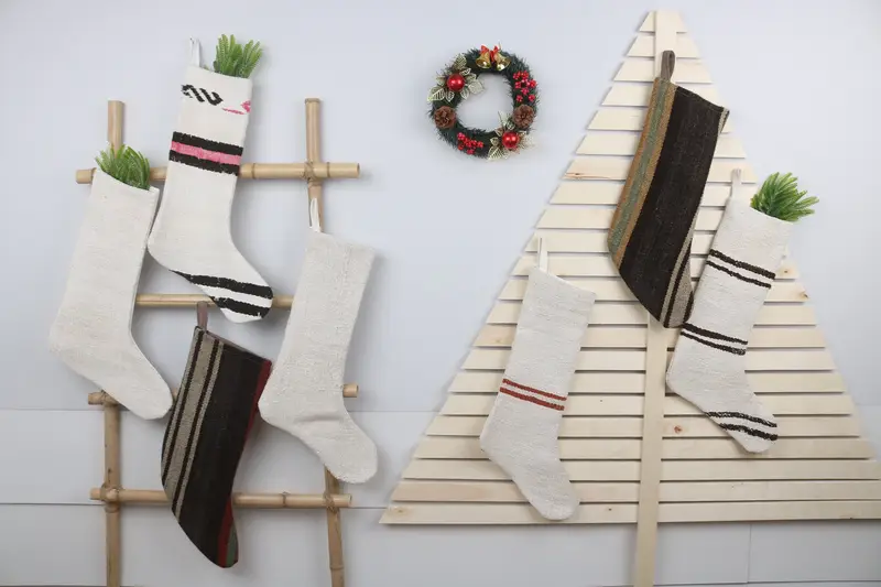 Patrón de adornos navideños, calcetín decorativo de 22 pulgadas de ancho