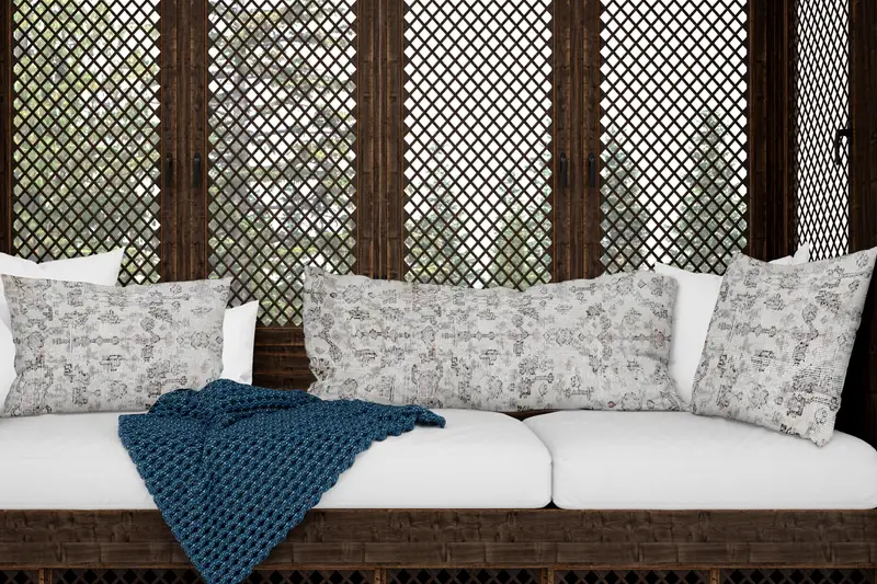 Weiches Vintage-Blumenkissen, besticktes Leinenkissen