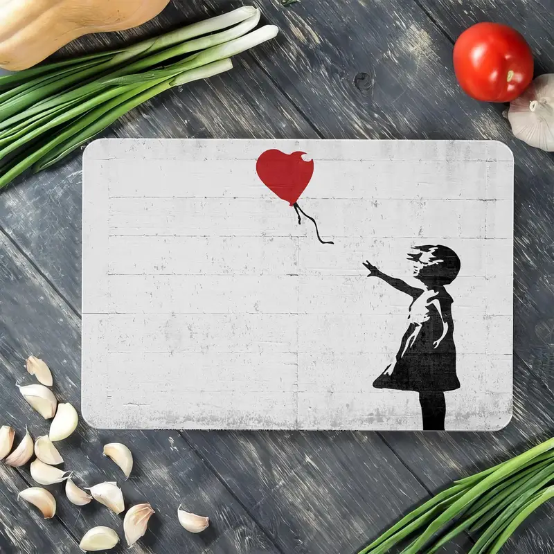 Kız Grafiti Tasarımlı Çağdaş Cam Kesme Tahtası