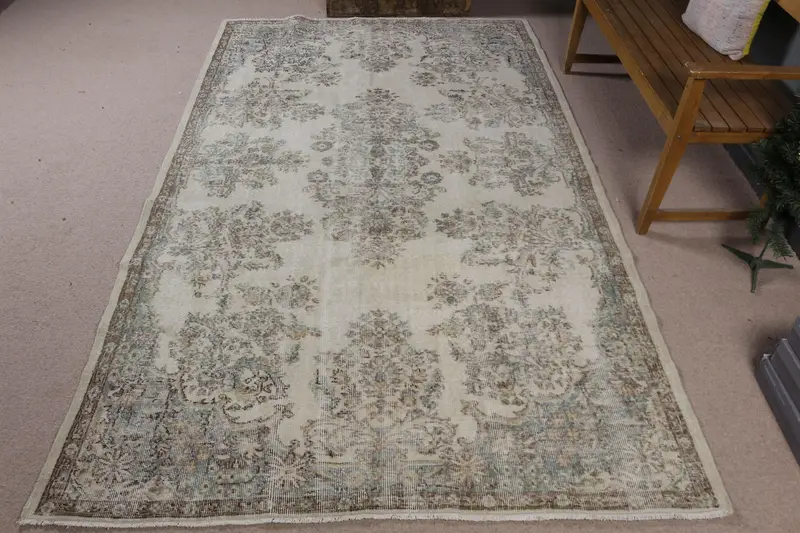 Vintage Türk Halısı, 5.6x9.4 ft Büyük Halı, Beyaz Mavi Çiçekli Halı - 1
