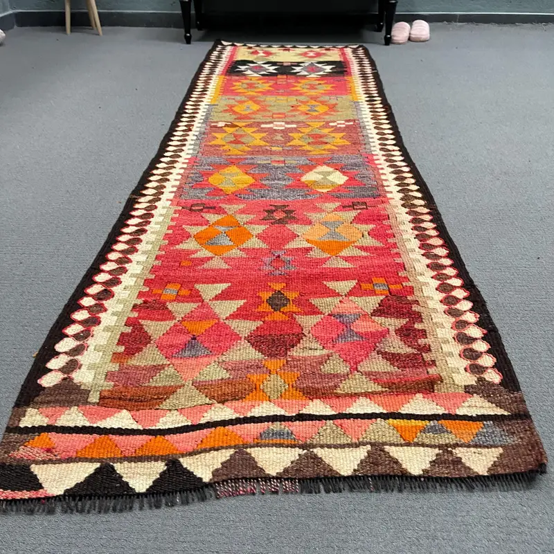 Turkish Kilim Runner Rug 2.7x9.4 ft (81x285 cm), Vintage Red Floral Wool Rug - 1