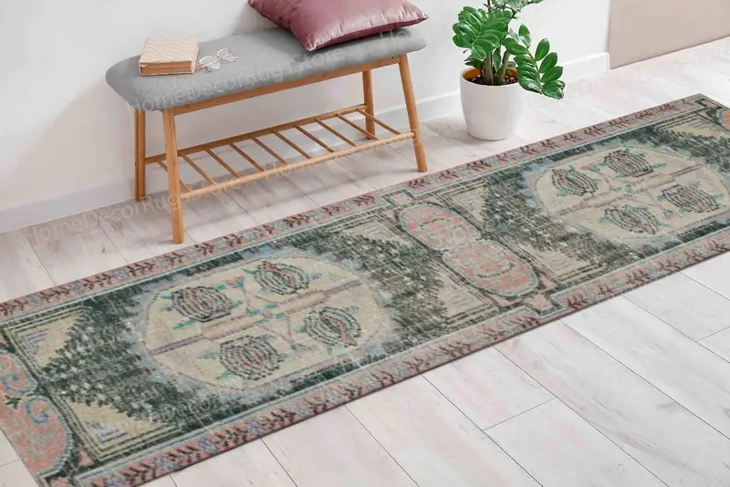 Bedruckter Teppich im verblassten Kelim-Design mit ethnischem Muster für modernes Wohnen