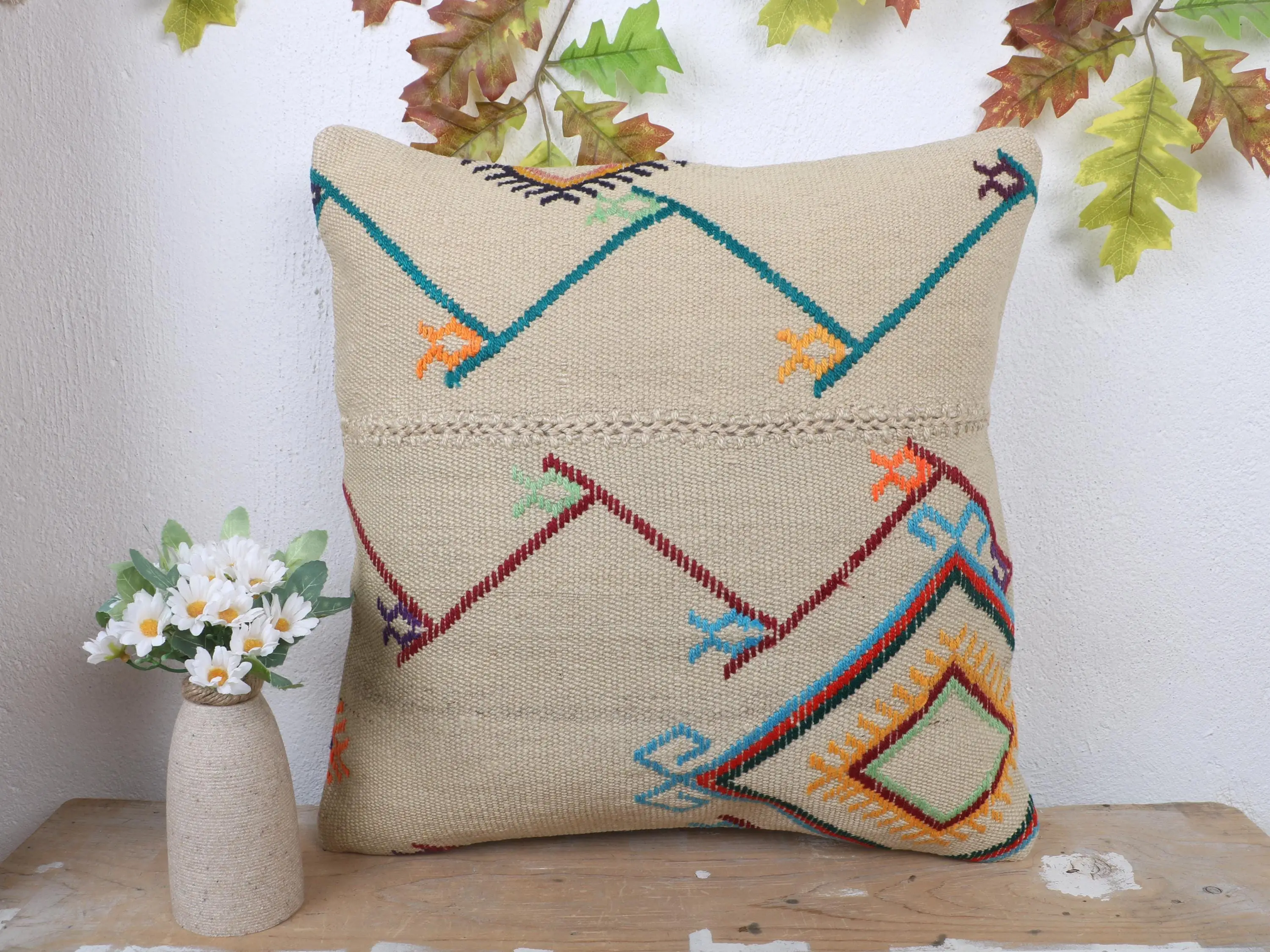 刺繍入りキリムクッション、南西部幾何学クッション - 1