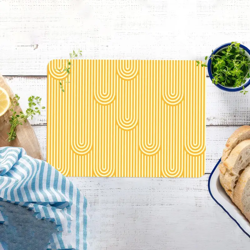 強化安全性とスパイラルデザインを備えた模様付きガラスまな板