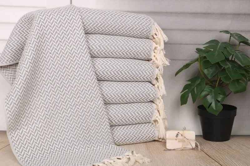 Handgemachtes Geschenk, kleine Badetücher, personalisiertes Hochzeitsgeschenk, Hochzeitsgeschenk, Monogramm Küchentuch, 36x18 Baumwoll -Chevron -Handtuch, Girl Trip Party Gunst - 1