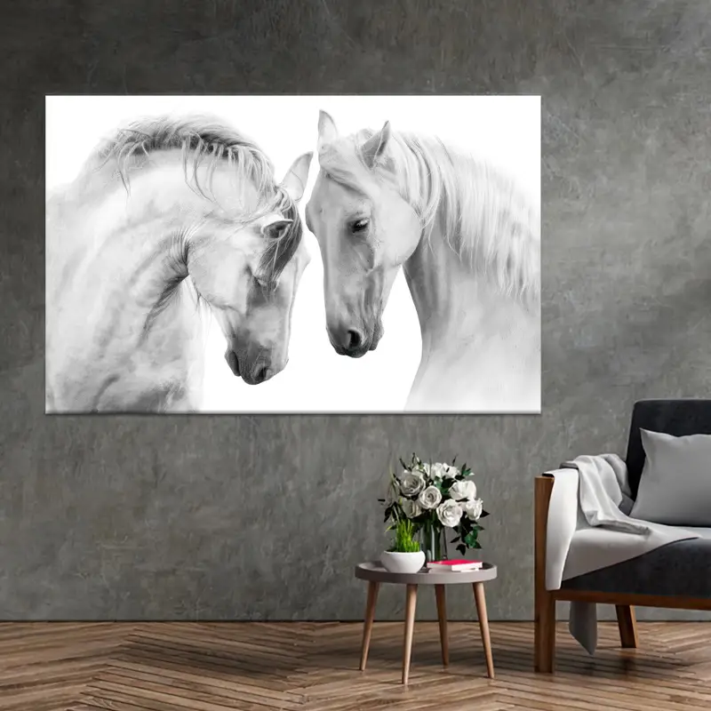 Moderne Küstenbauernhaus-Leinwand: Zwei Pferde in eleganter Bürokunst