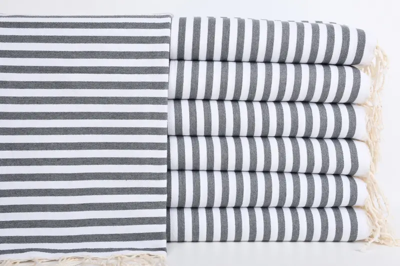 トルコハンドタオル ダークグレーストライプ、刺繍、18x40インチ - 1