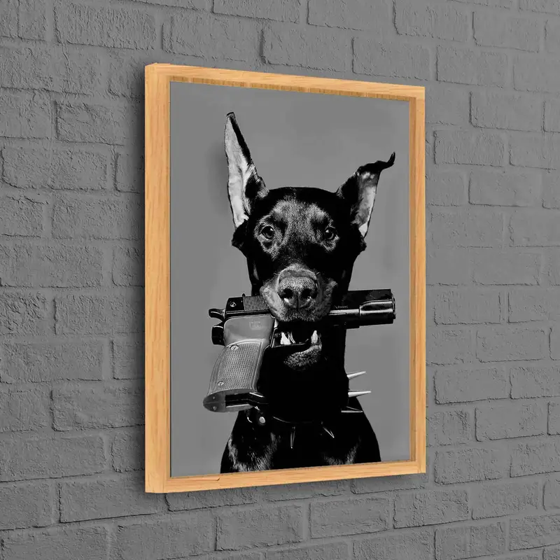 Elegante lienzo de perro negro: amante de los perros con temática de armas Lámina artística