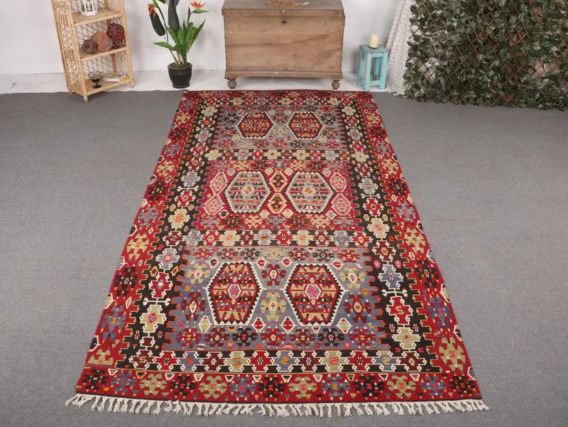 Red and Blue Floral Rug, 5.4x10.5 ft Elegant Decor