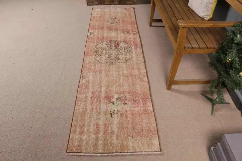 Bronzefarbener Teppich mit Tiermotiv, 6,4 x 2,4 m, eleganter roter Akzent